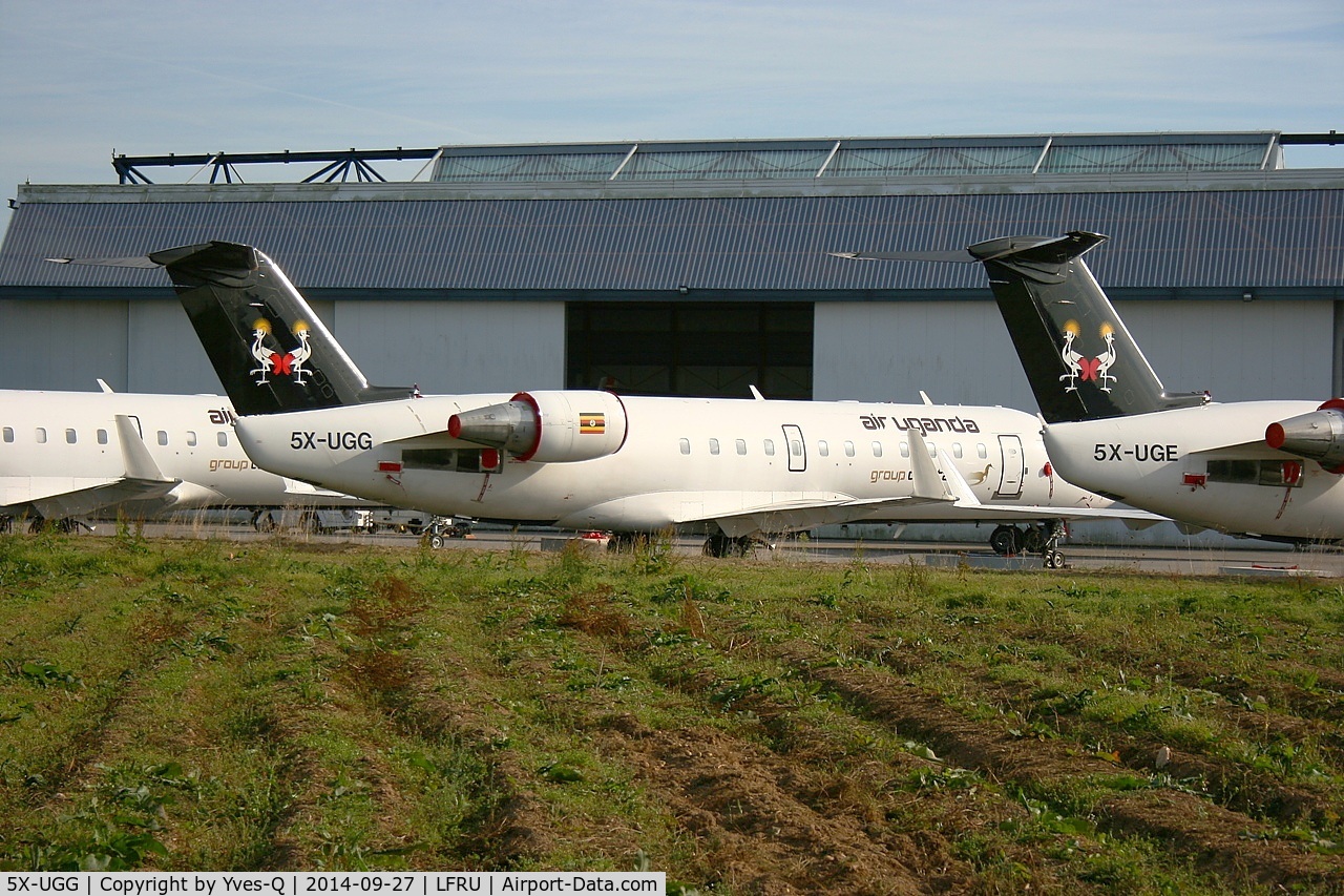 5X-UGG, 2000 Canadair CRJ-200ER (CL-600-2B19) C/N 7379, Canadair Regional Jet CRJ-200ER, BritAir parking area, Morlaix-Ploujean airport (LFRU-MXN)