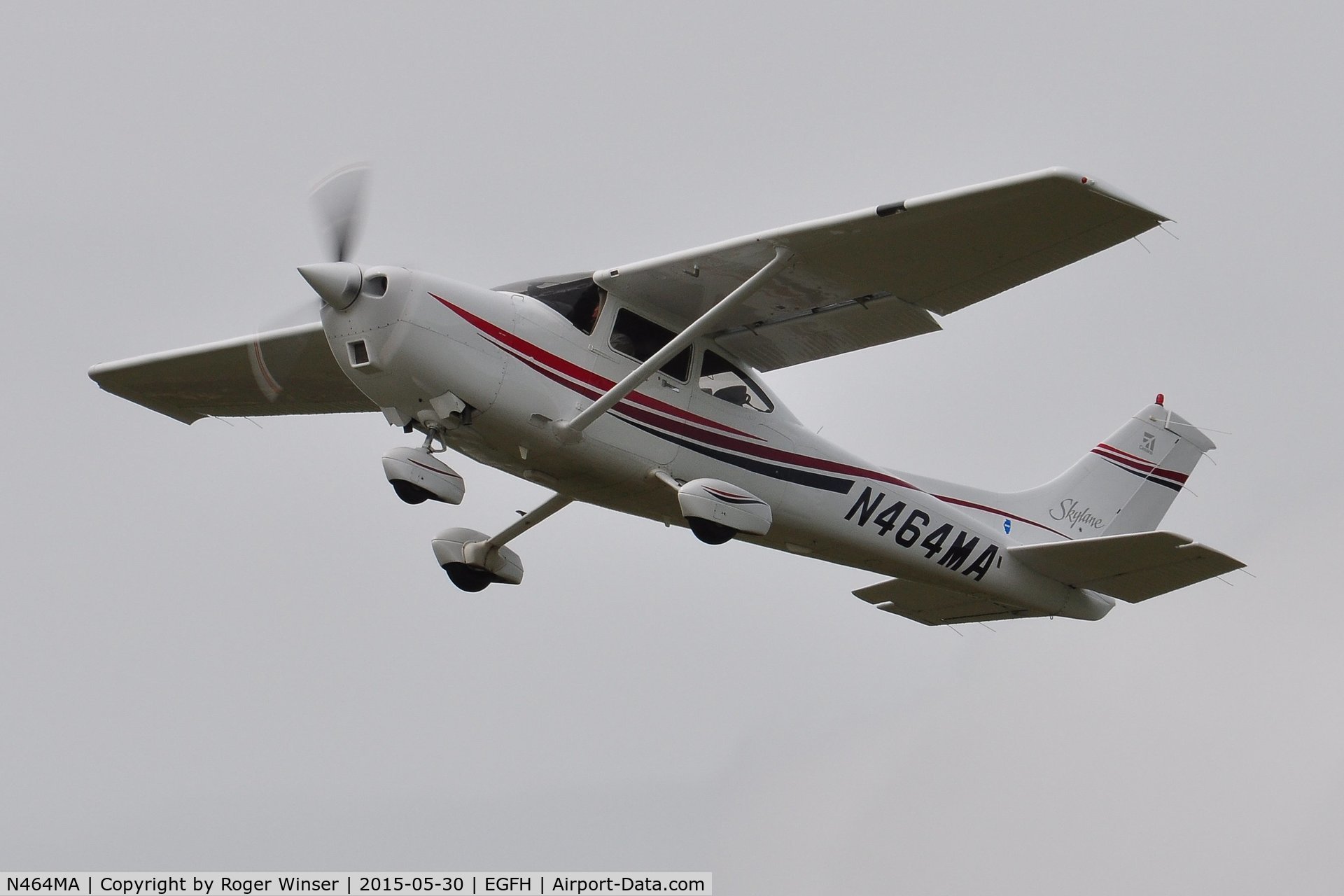 N464MA, 2000 Cessna 182S Skylane C/N 18280822, Recently resident Cessna Skylane departing Runway 22 for a local flight.