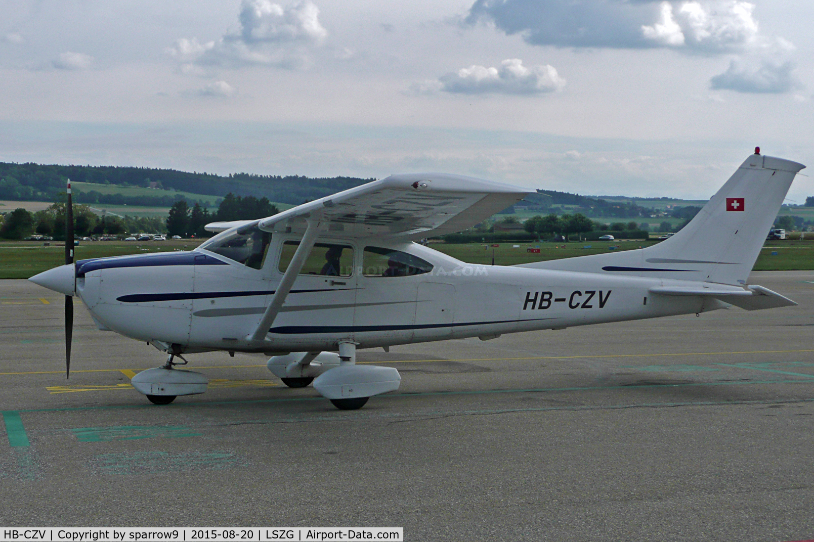 Aircraft HB-CZV (1998 Cessna 182S Skylane C/N 18280190) Photo by sparrow9  (Photo ID: AC1125091)