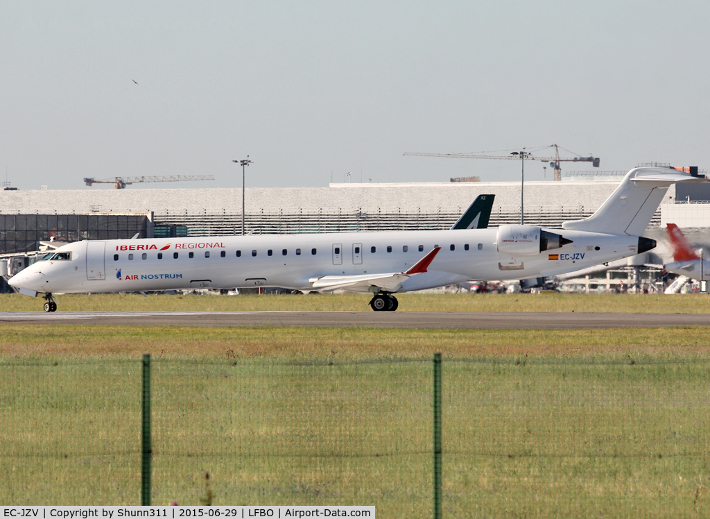 EC-JZV, 2007 Bombardier CRJ-900 (CL-600-2D24) C/N 15117, Lining up rwy 32L for departure... without Iberia c/s