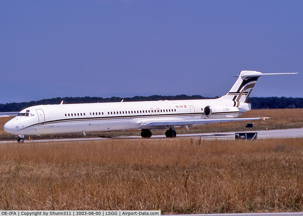 OE-IFA, 1992 McDonnell Douglas MD-83 (DC-9-83) C/N 49809, Lining up rwy 05 for departure...