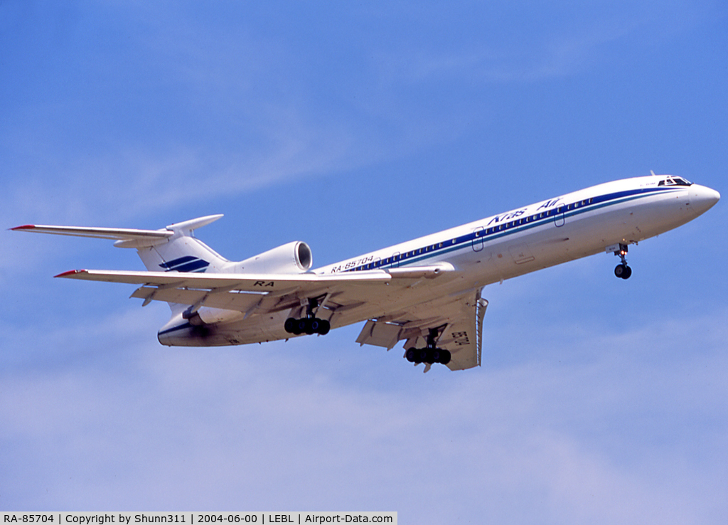 RA-85704, 1991 Tupolev Tu-154M C/N 91A879, Landing rwy 25