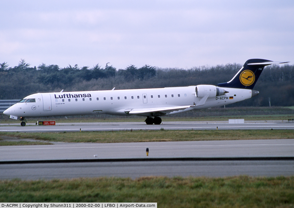 D-ACPM, 2003 Bombardier CRJ-701ER (CL-600-2C10) Regional Jet C/N 10080, Ready to take off from rwy 15L... Lufthansa titles...