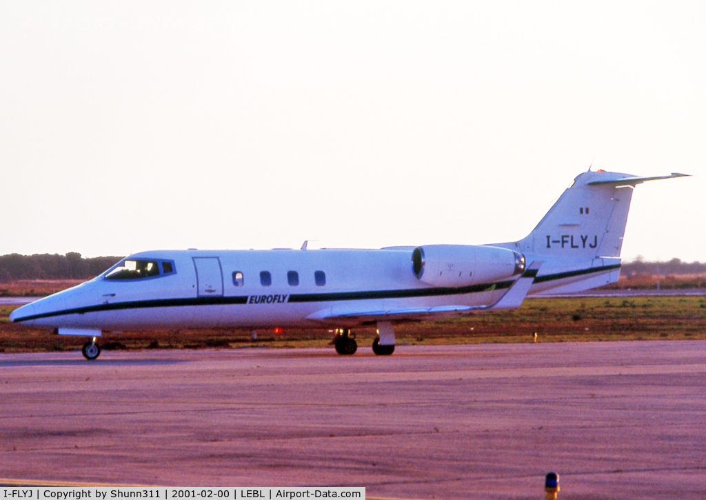 I-FLYJ, 1983 Learjet 55 C/N 55-084, Taxiing holding point rwy 25 for departure...