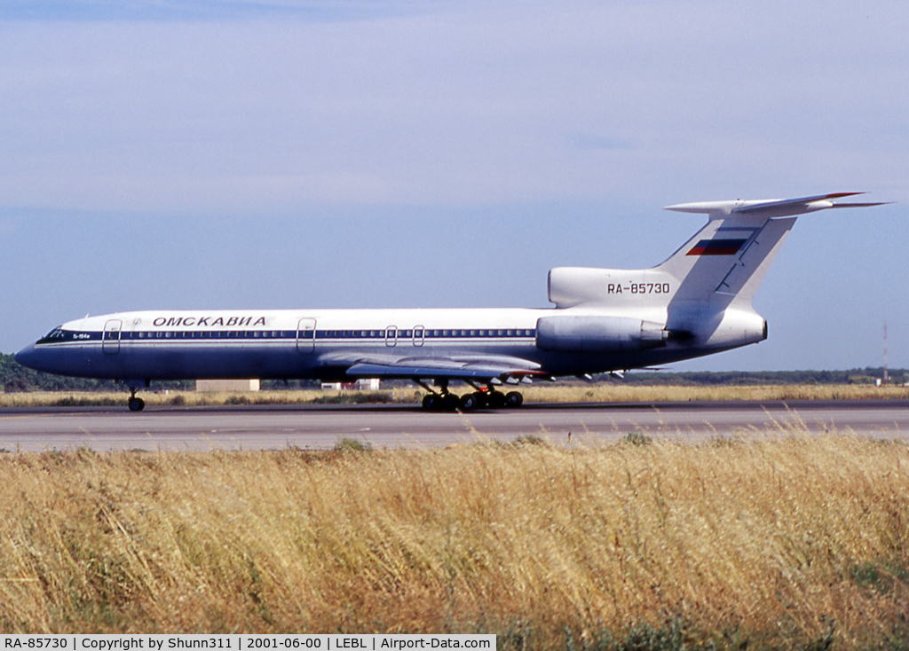 RA-85730, 1992 Tupolev Tu-154M C/N 92A912, Waiting holding point rwy 20 before departure...