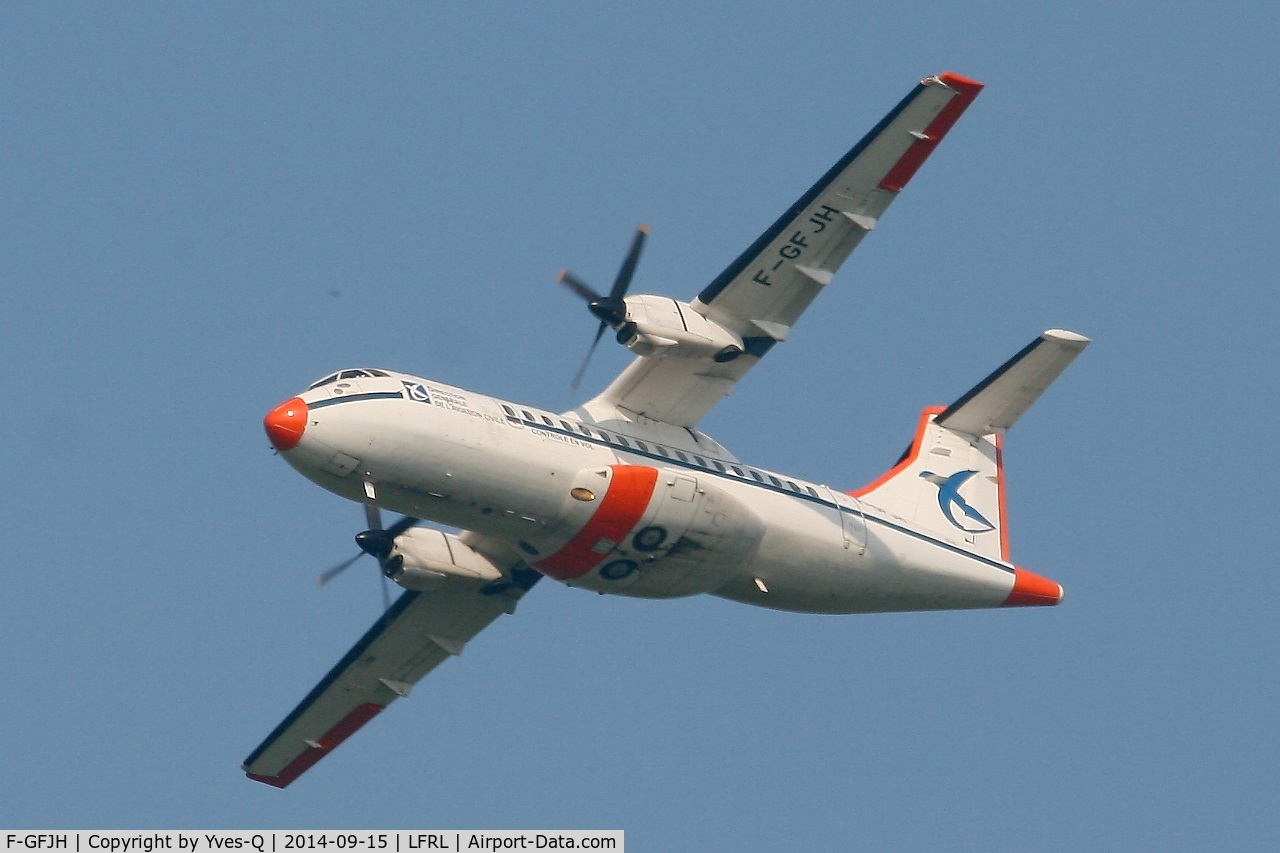F-GFJH, 1987 ATR 42-300 C/N 049, ATR 42-300, ILS unit calibration, Lanvéoc-Poulmic Naval Air Base (LFRL))
