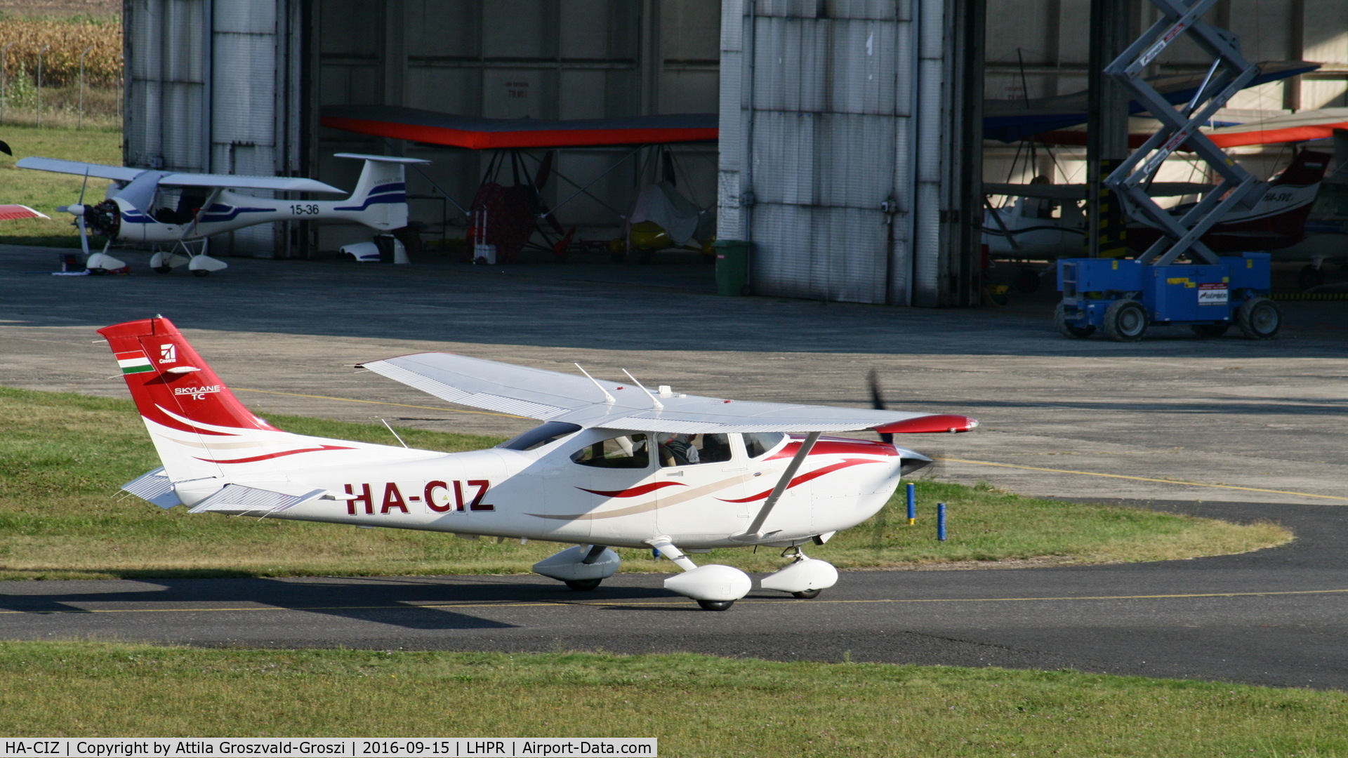HA-CIZ, Cessna T182T Turbo Skylane C/N T18208903, Györ-Pér Airport, Hungary