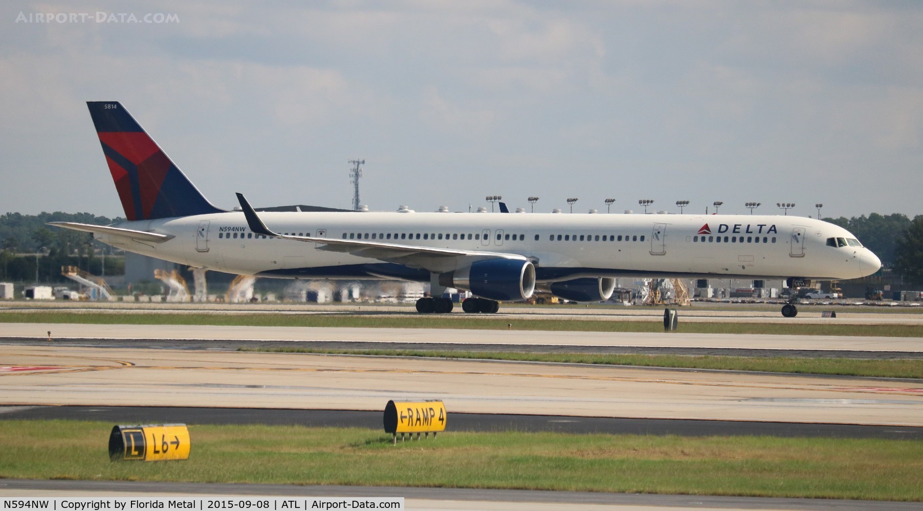 N594NW, 2003 Boeing 757-351 C/N 32994, Delta