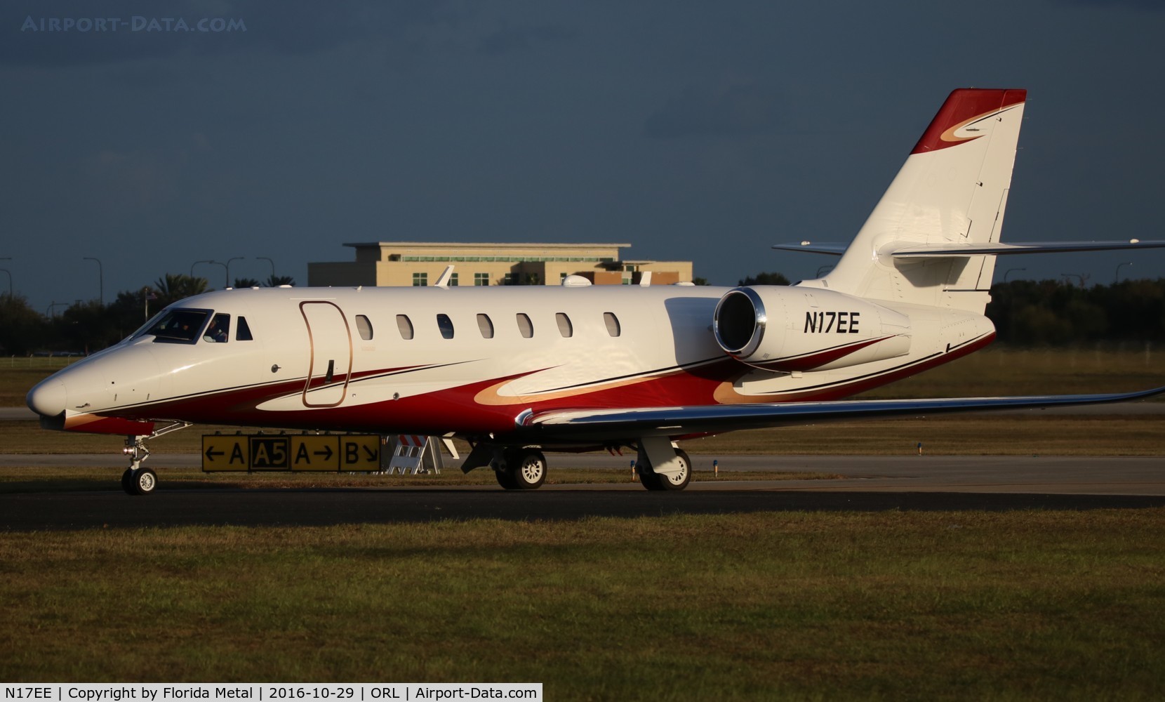 N17EE, 2014 Cessna 680 Citation Sovereign + C/N 680-0528, Sovereign +