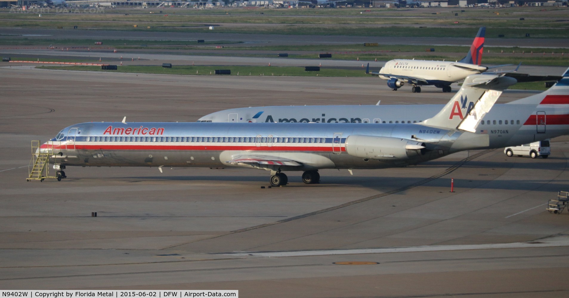 N9402W, 1992 McDonnell Douglas MD-83 (DC-9-83) C/N 53138, American