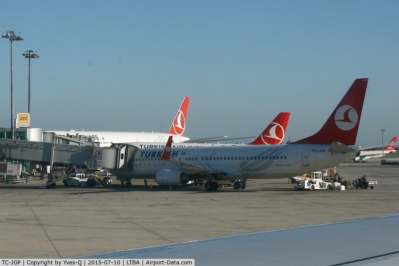 TC-JGP, 2006 Boeing 737-8F2 C/N 34414, Boeing 737-8F2, Boarding ramp 206, Istanbul Atatürk Airport (LTBA-IST)