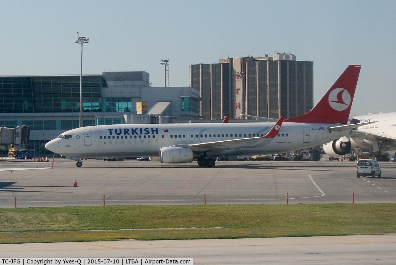 TC-JFG, 1998 Boeing 737-8F2 C/N 29769/102, Boeing 737-8F2, Taxiing, Istanbul Atatürk Airport (LTBA-IST)