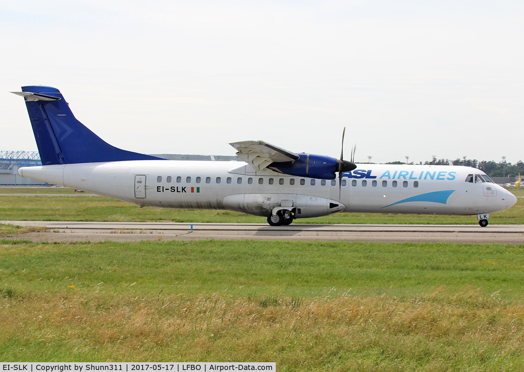 EI-SLK, 1994 ATR 72-212 C/N 395, Taxiing olding point rwy 14L for departure...