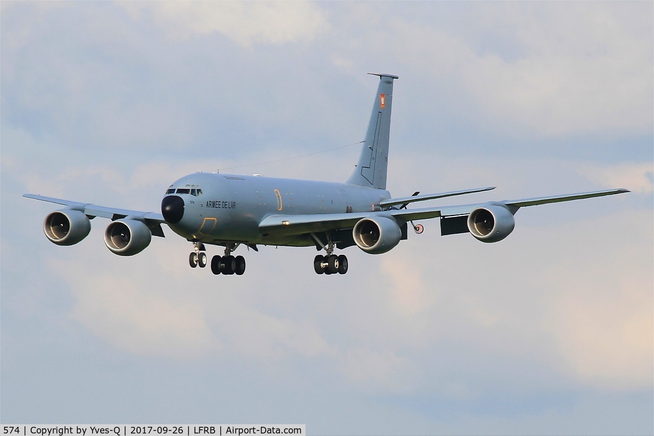 574, Boeing KC-135RG Stratotanker C/N 62-3574, Boeing KC-135RG Stratotanker, On final rwy 25L, Brest-Bretagne airport (LFRB-BES)