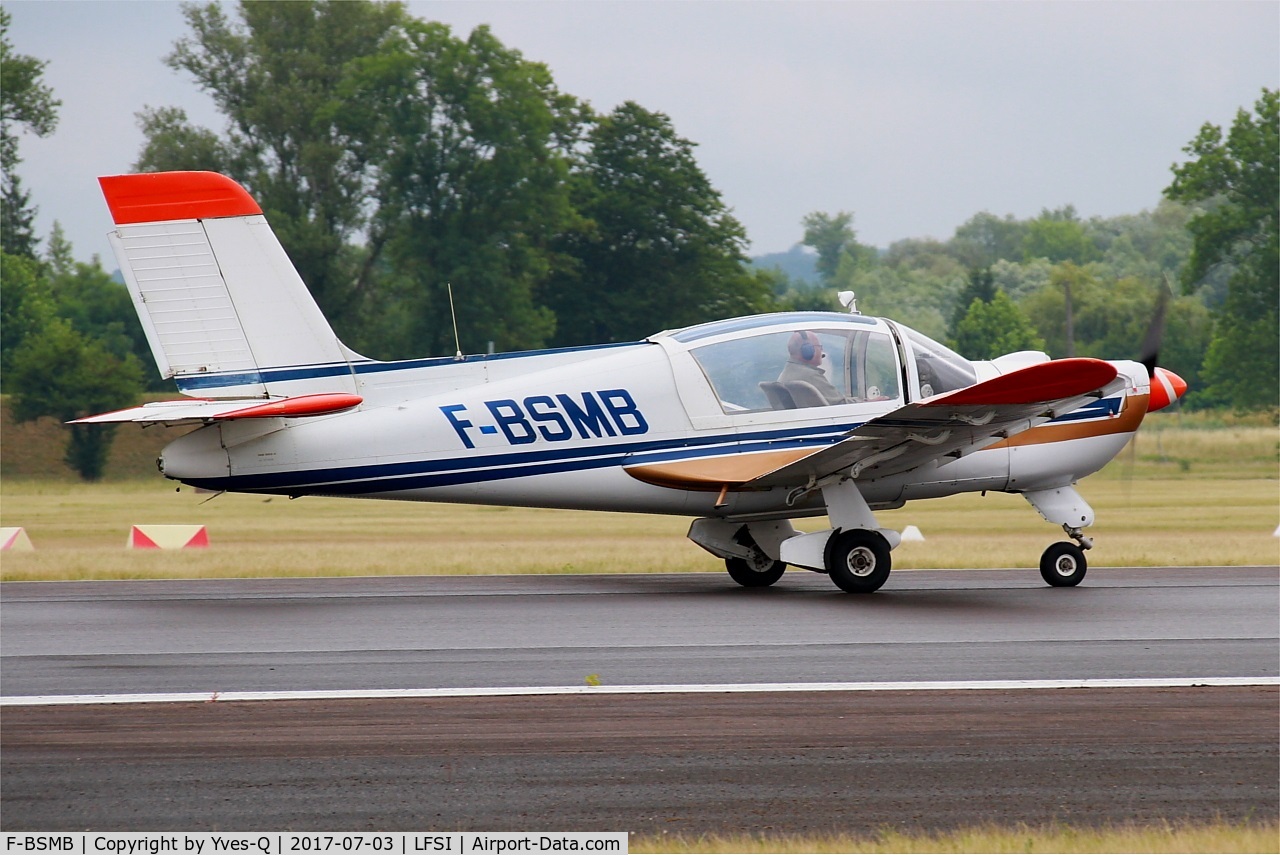 F-BSMB, , Socata MS-893A Rallye Commodore 180, Taxiing to holding point rwy 29, St Dizier-Robinson Air Base 113 (LFSI) Open day 2017