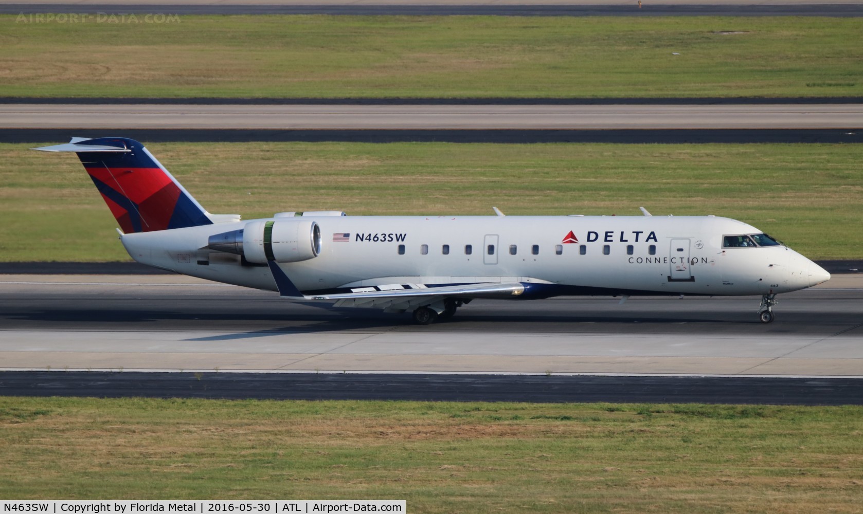 N463SW, 2003 Bombardier CRJ-200LR (CL-600-2B19) C/N 7820, Delta Connection
