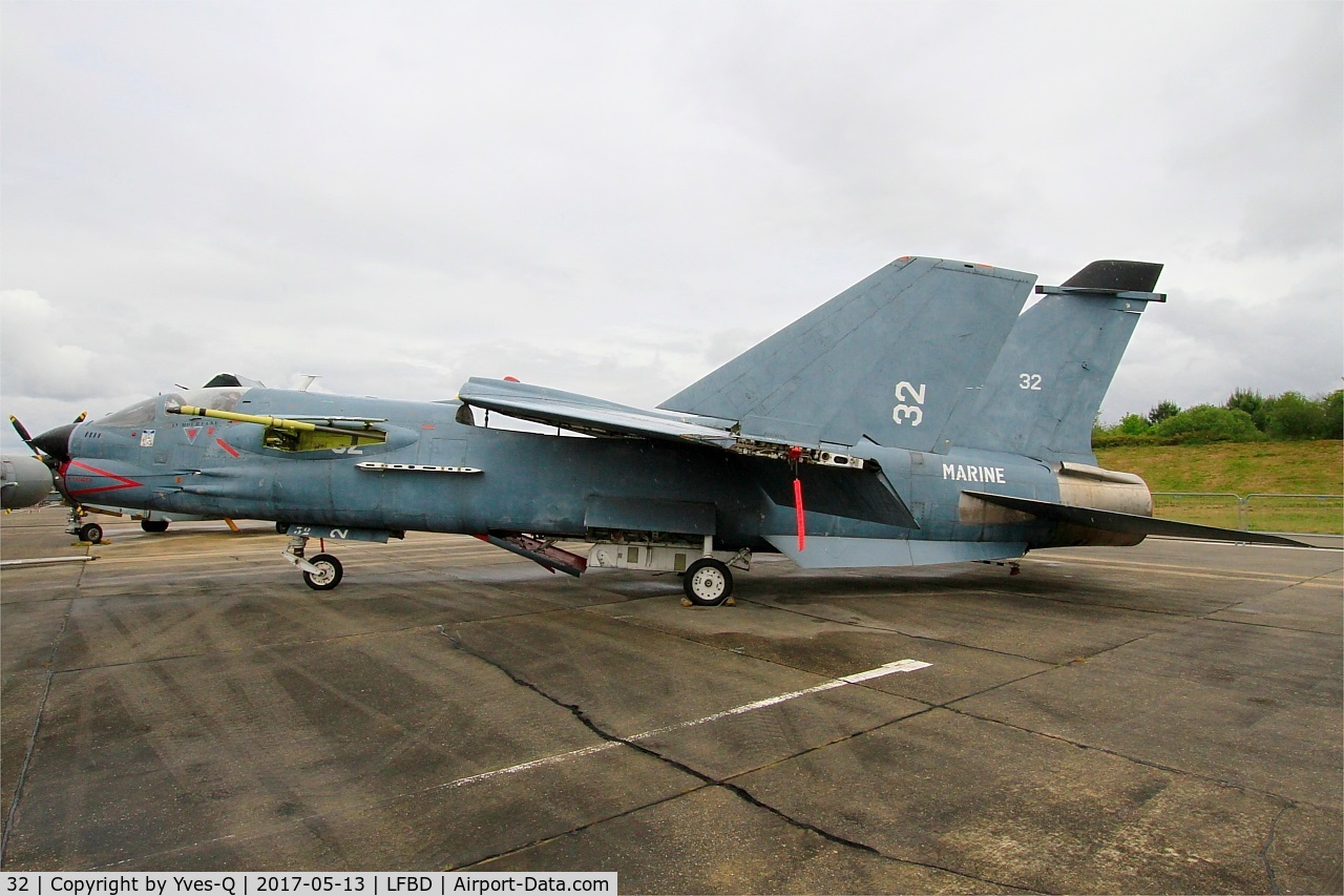 32, Vought F-8E(FN) Crusader C/N 1249, Vought F-8E(FN) Crusader, Preserved at C.A.E.A museum, Bordeaux-Merignac Air base 106 (LFBD-BOD)