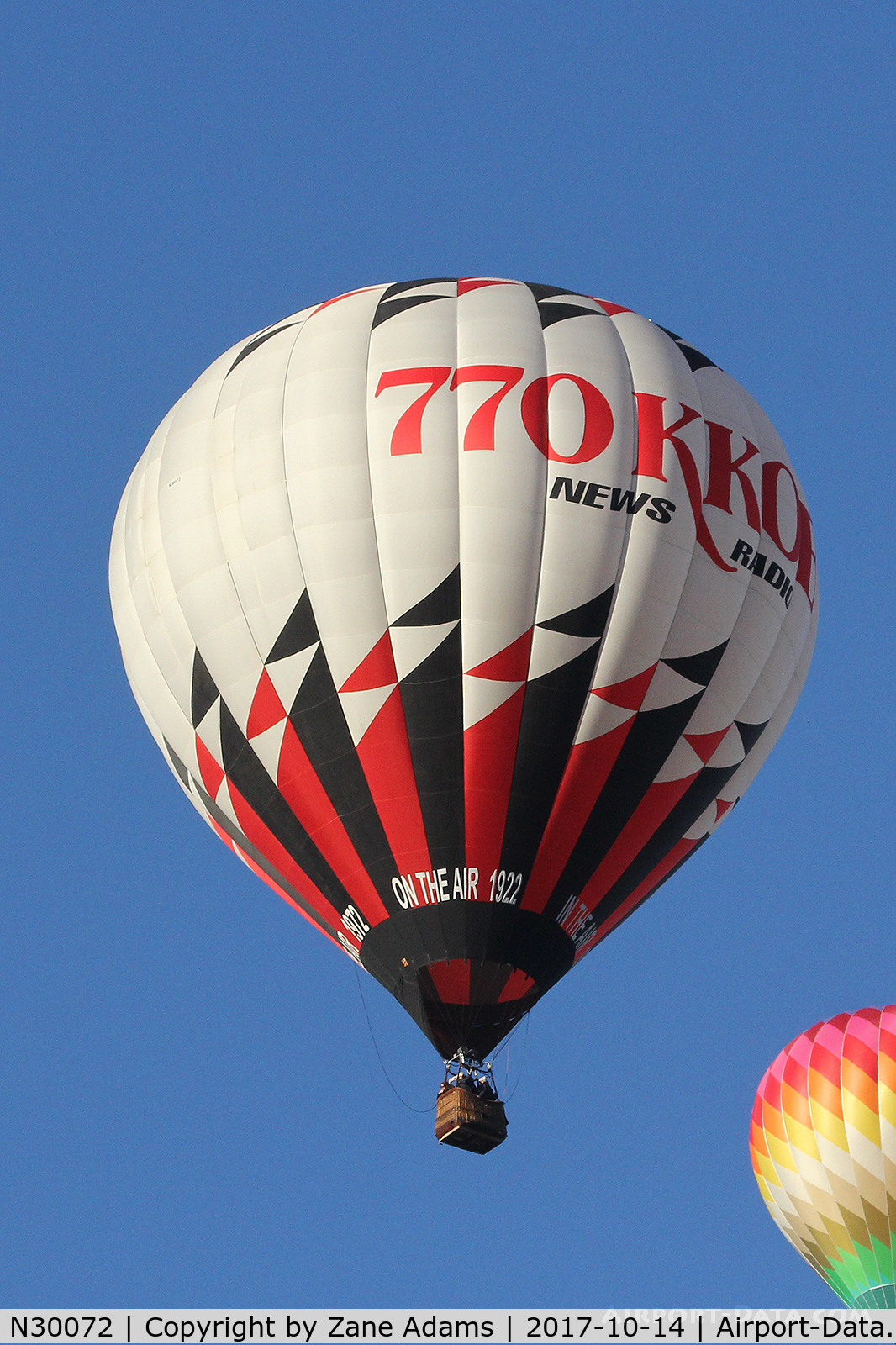 N30072, Arbc Inc Dba Lindstrand 105A C/N 5494, At the 2017 Albuquerque Balloon Fiesta