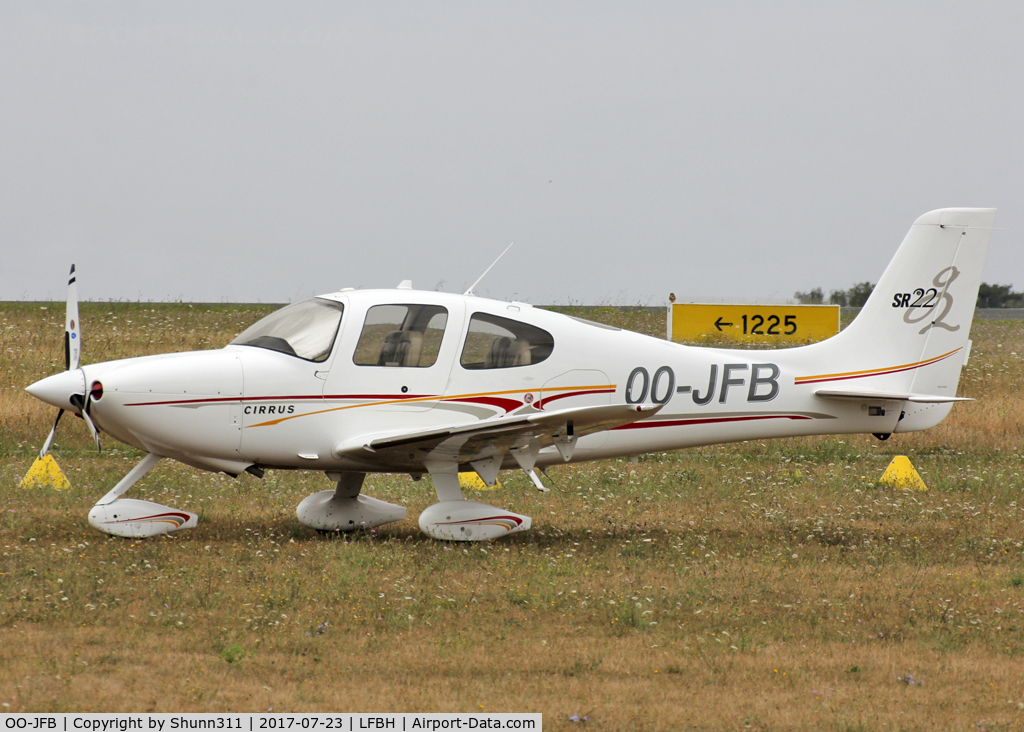 OO-JFB, 2004 Cirrus SR22 G2 C/N 0920, Parked at the General Aviation area...
