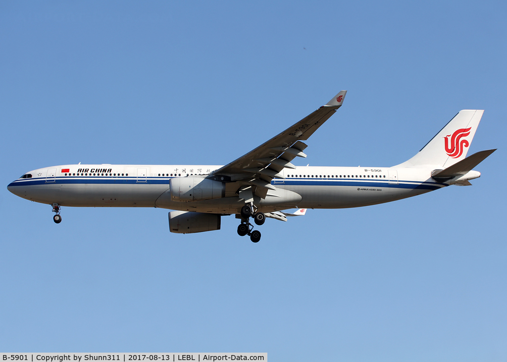 B-5901, 2012 Airbus A330-343X C/N 1353, Landing rwy 25R