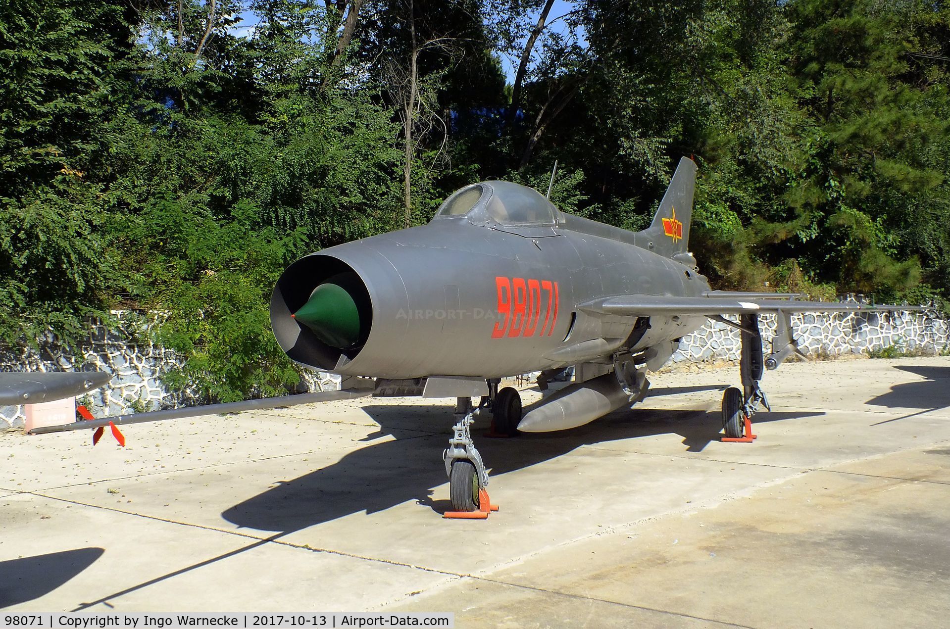 98071, Mikoyan-Gurevich MiG-21F-13 C/N 1623, Chengdu J-7 (chinese Version of MiG-21F-13 FISHBED) modified with brake-parachute at the China Aviation Museum Datangshan