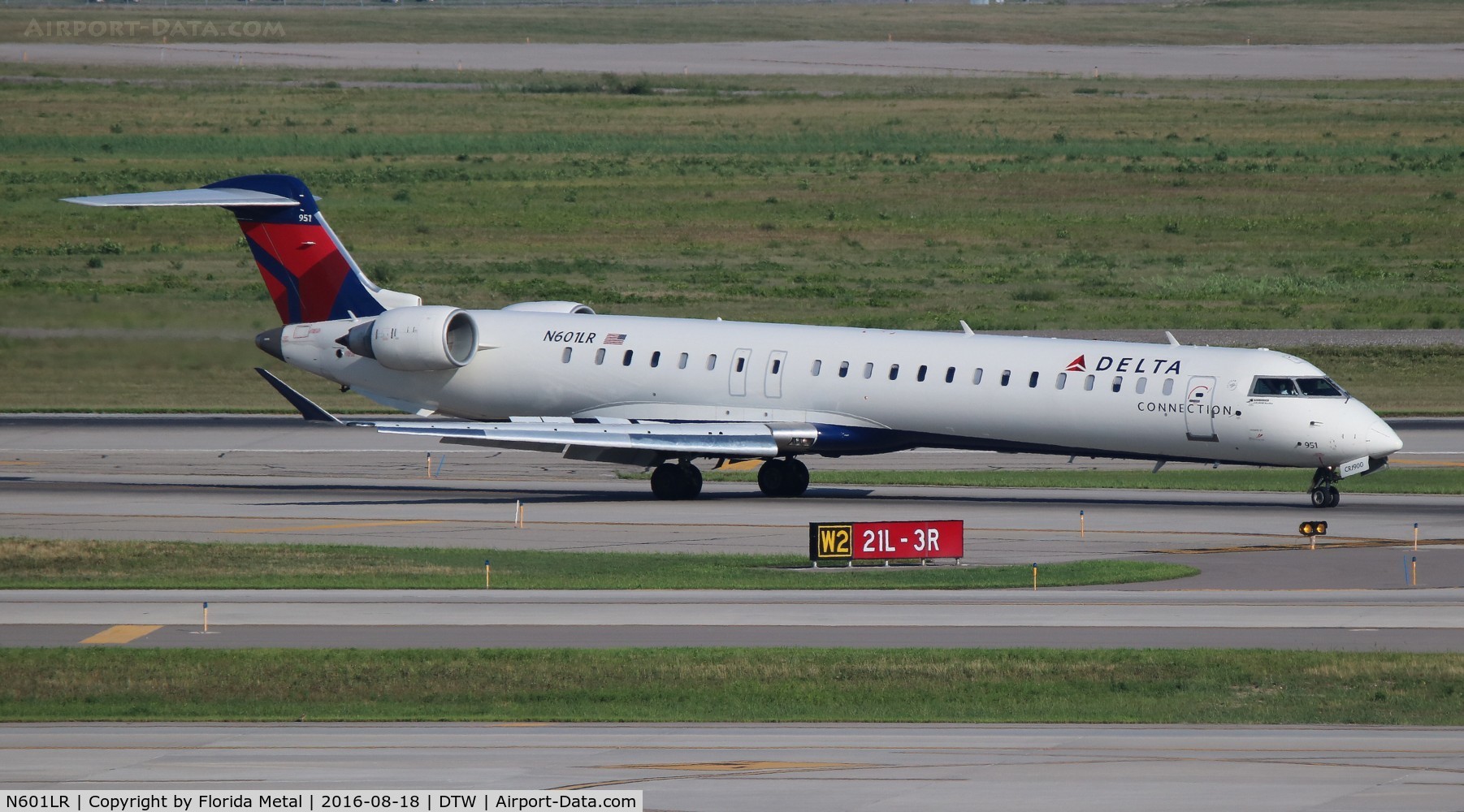 N601LR, 2007 Bombardier CRJ-900ER (CL-600-2D24) C/N 15145, Delta Connection