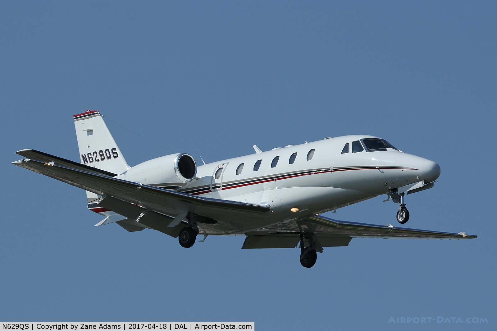N629QS, 2002 Cessna 560 Citation Excel C/N 560-5306, Arriving at Dallas Love Field