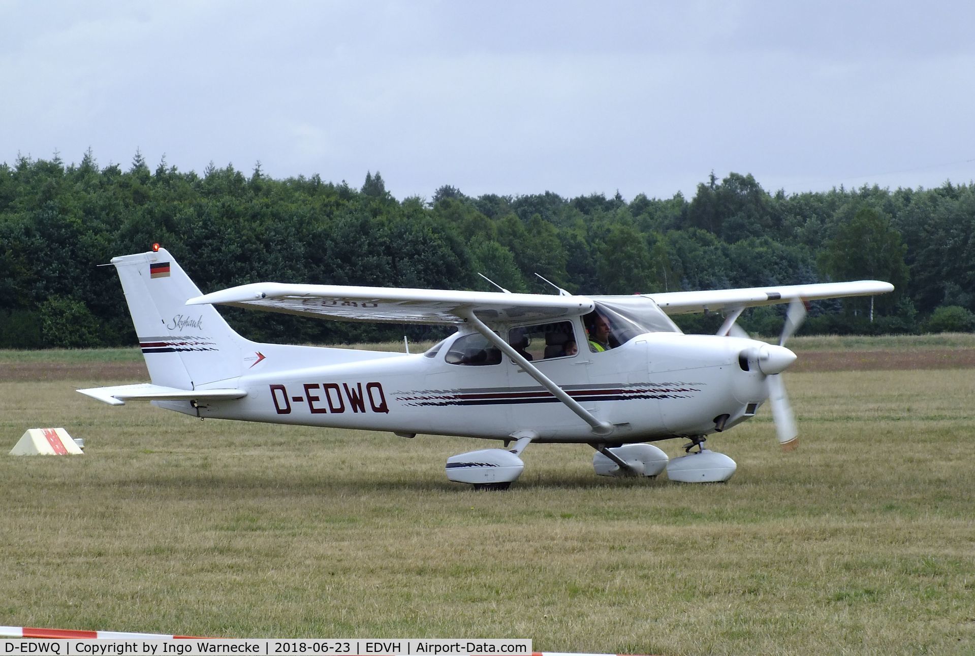 D-EDWQ, Cessna 172R C/N 17280536, Cessna 172R at Hodenhagen airfield