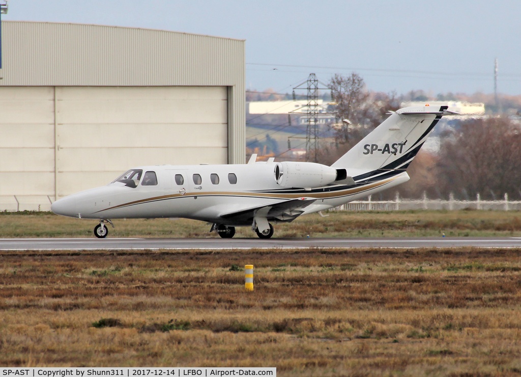 SP-AST, 2002 Cessna 525 CitationJet CJ1 C/N 525-0495, Ready for take off from rwy 32R