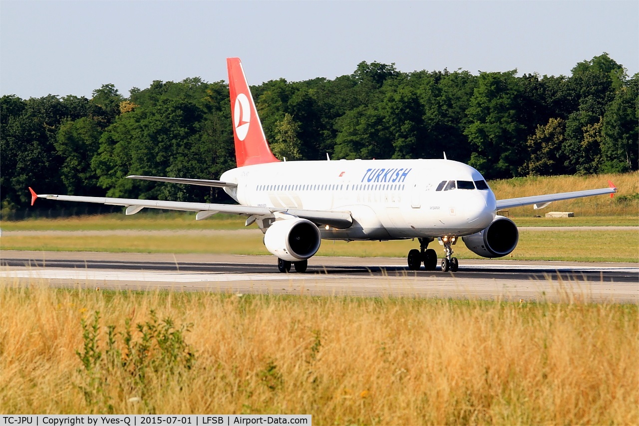 TC-JPU, 2009 Airbus A320-214 C/N 3896, Airbus A320-214, Take off run rwy 15, Bâle-Mulhouse-Fribourg airport (LFSB-BSL)