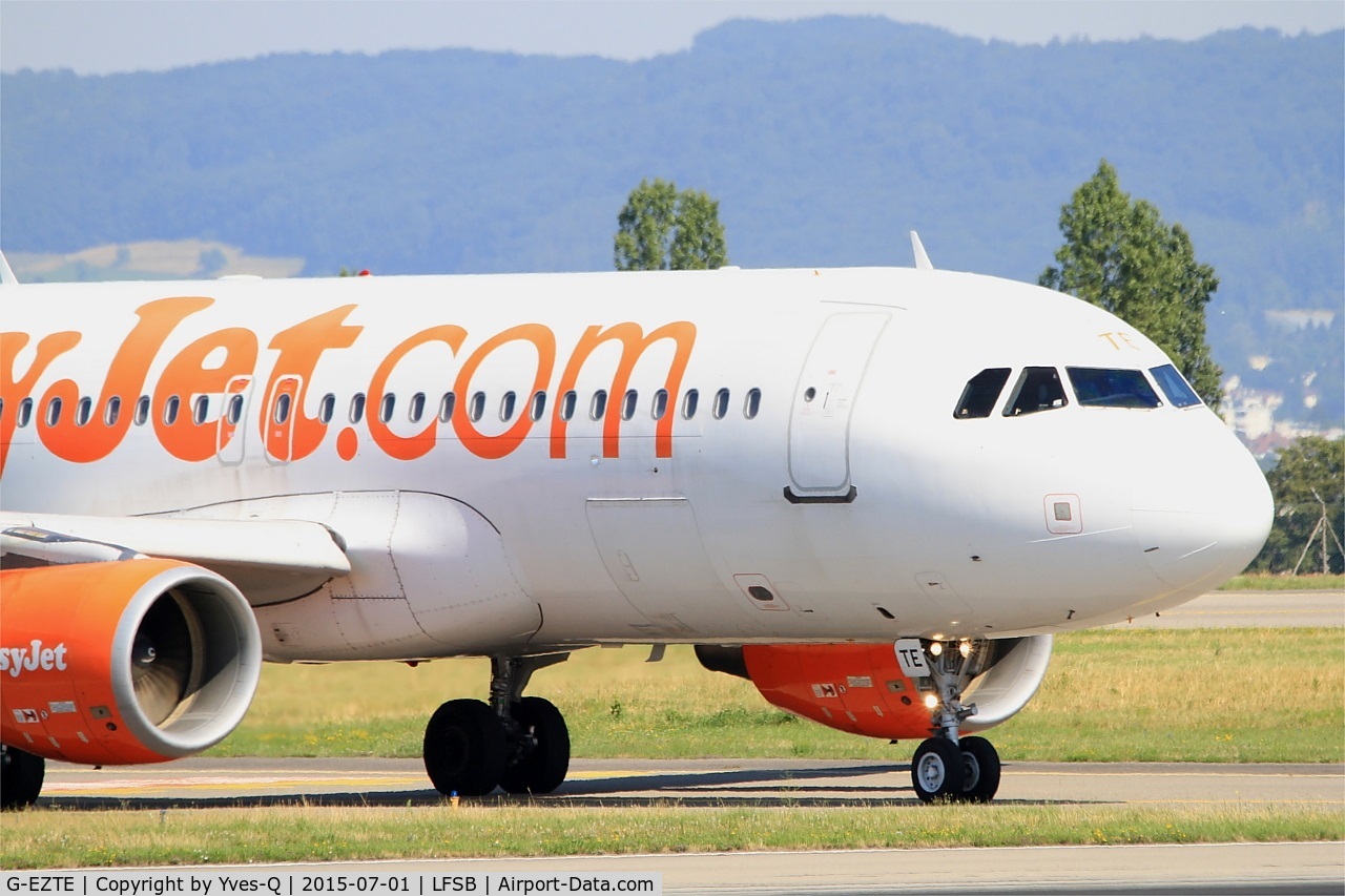 G-EZTE, 2009 Airbus A320-214 C/N 3913, Airbus A320-214, Holding point Hotel, Bâle-Mulhouse-Fribourg airport (LFSB-BSL)