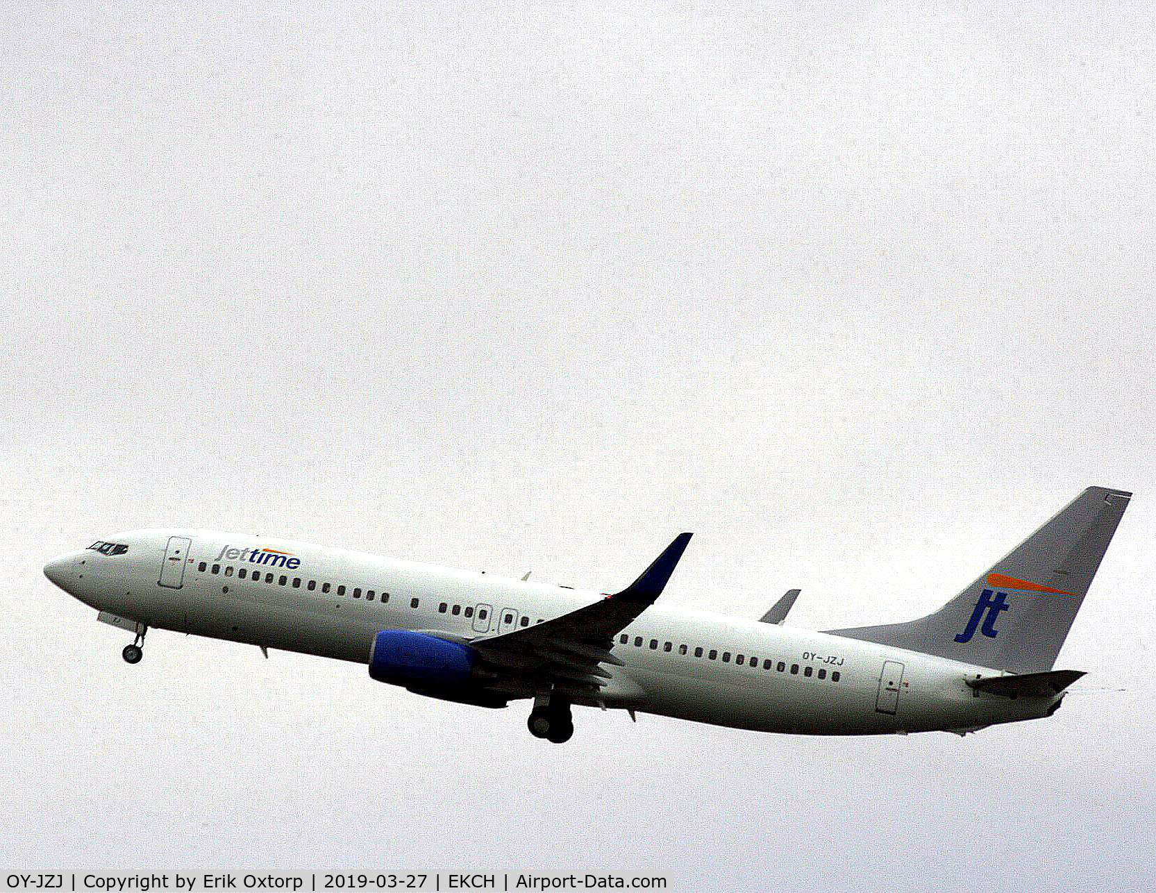 OY-JZJ, 2003 Boeing 737-82R C/N 30658, OY-JZJ taking off rw 22R