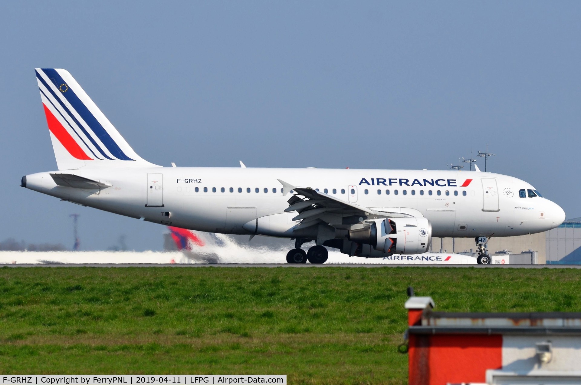 F-GRHZ, 2001 Airbus A319-111 C/N 1622, Air France A319 arrival