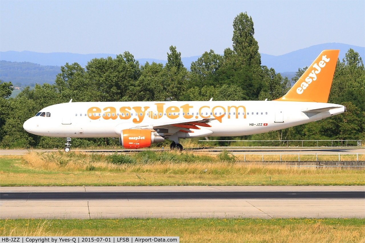 HB-JZZ, 2010 Airbus A320-214 C/N 4233, Airbus A320-214, Taxiing to holding point rwy 15, Bâle-Mulhouse-Fribourg airport (LFSB-BSL)