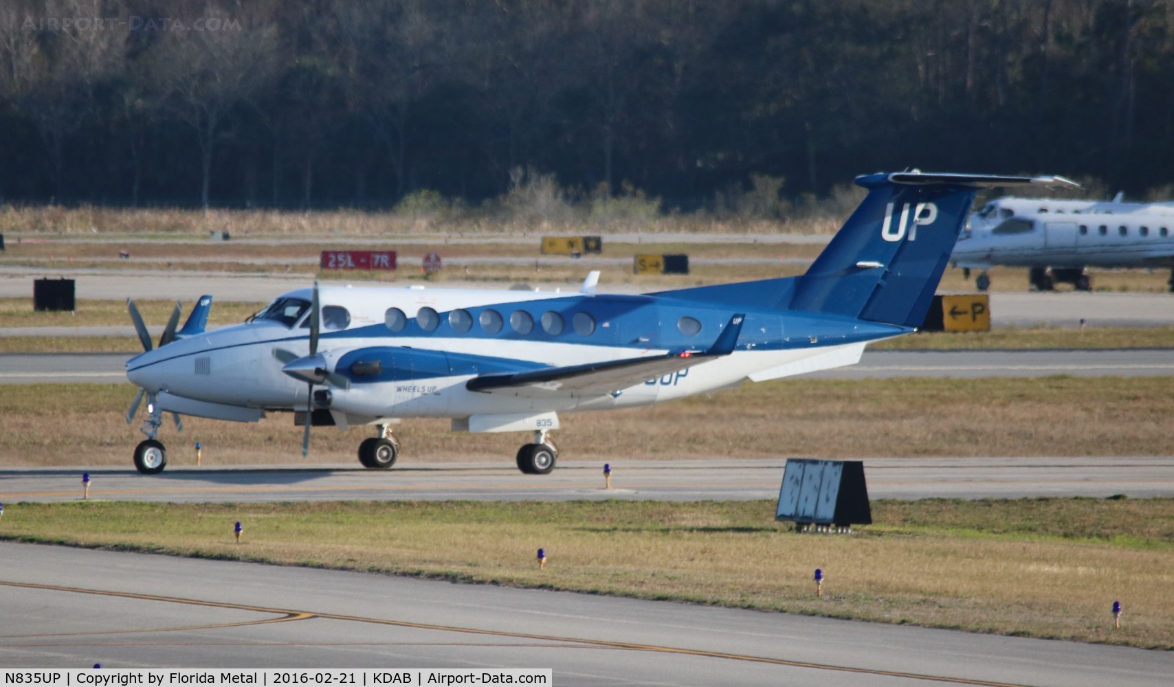 N835UP, 2014 Beechcraft B300 Super King Air 350 C/N FL-965, Wheels Up