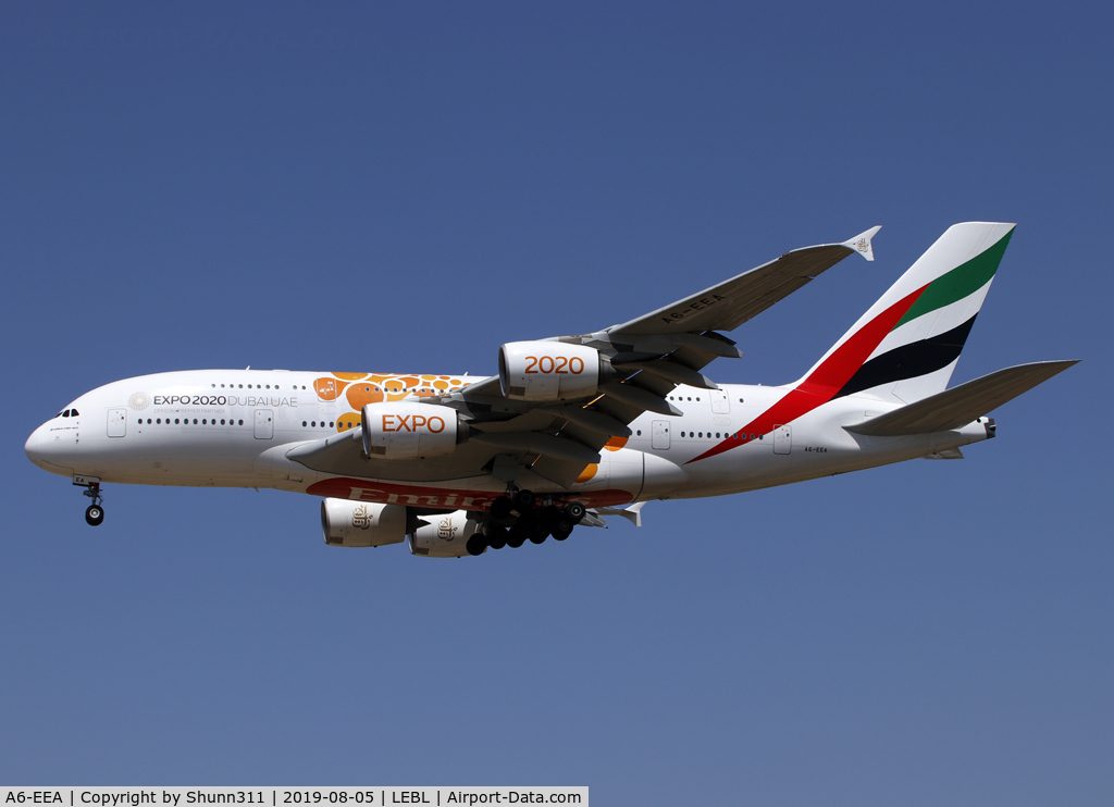 A6-EEA, 2012 Airbus A380-861 C/N 108, Landing rwy 25R with special orange bubbles c/s