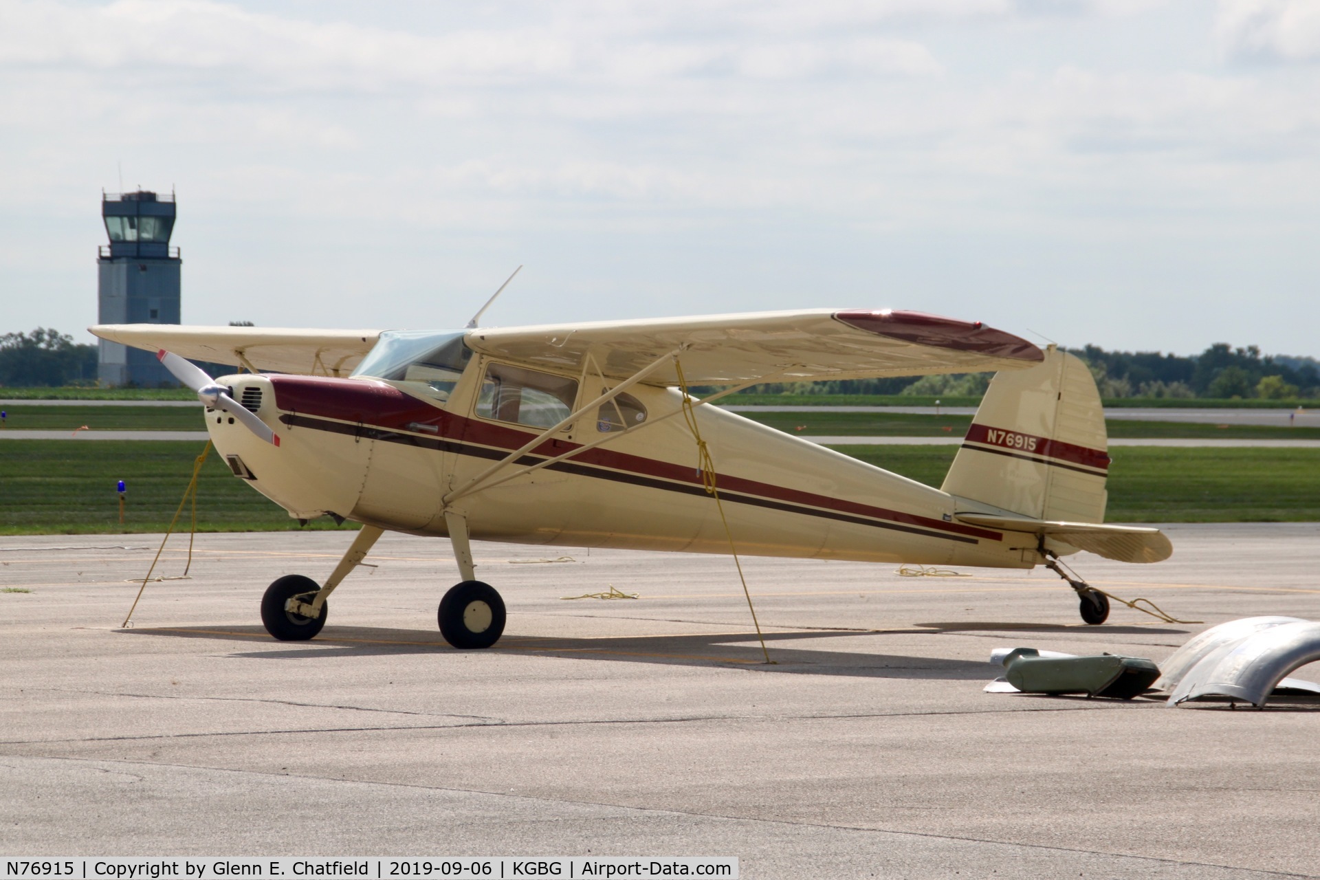 N76915, 1946 Cessna 140 C/N 11357, Found on the ramp