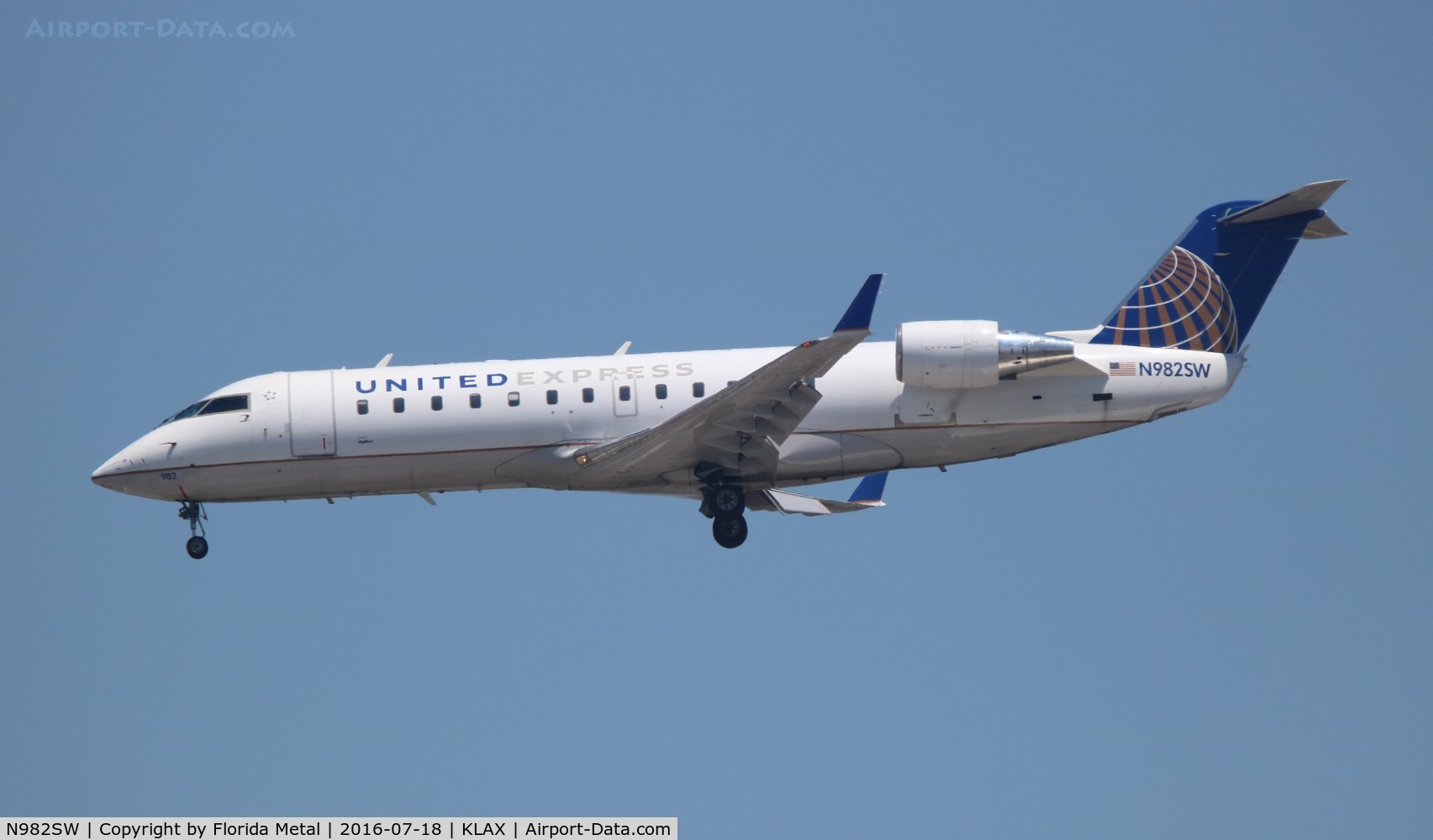 N982SW, 2004 Bombardier CRJ-200 (CL-600-2B19) C/N 7956, United Express