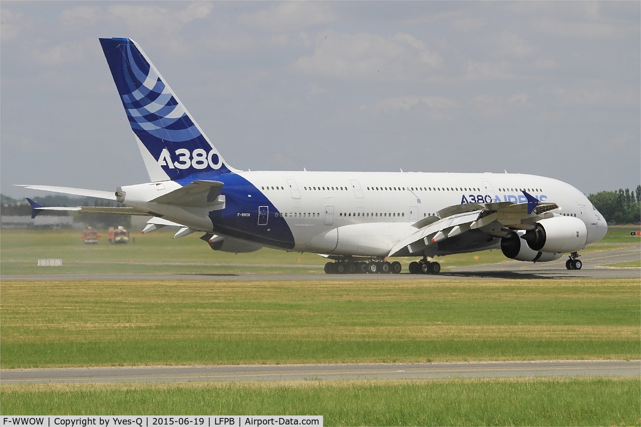 F-WWOW, 2005 Airbus A380-841 C/N 001, Airbus A380-841, Landing, Paris-Le Bourget (LFPB-LBG) Air show 2015