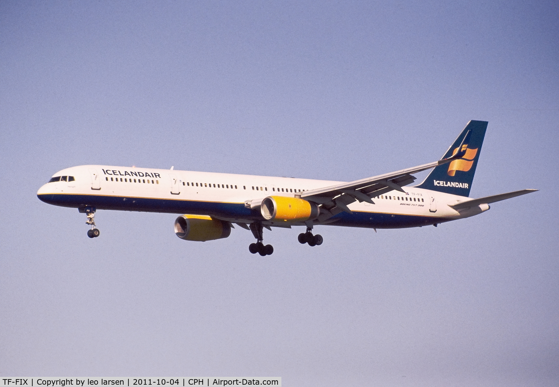Aircraft TF-FIX (2002 Boeing 757-308 C/N 29434) Photo by leo larsen (Photo  ID: AC1556012)