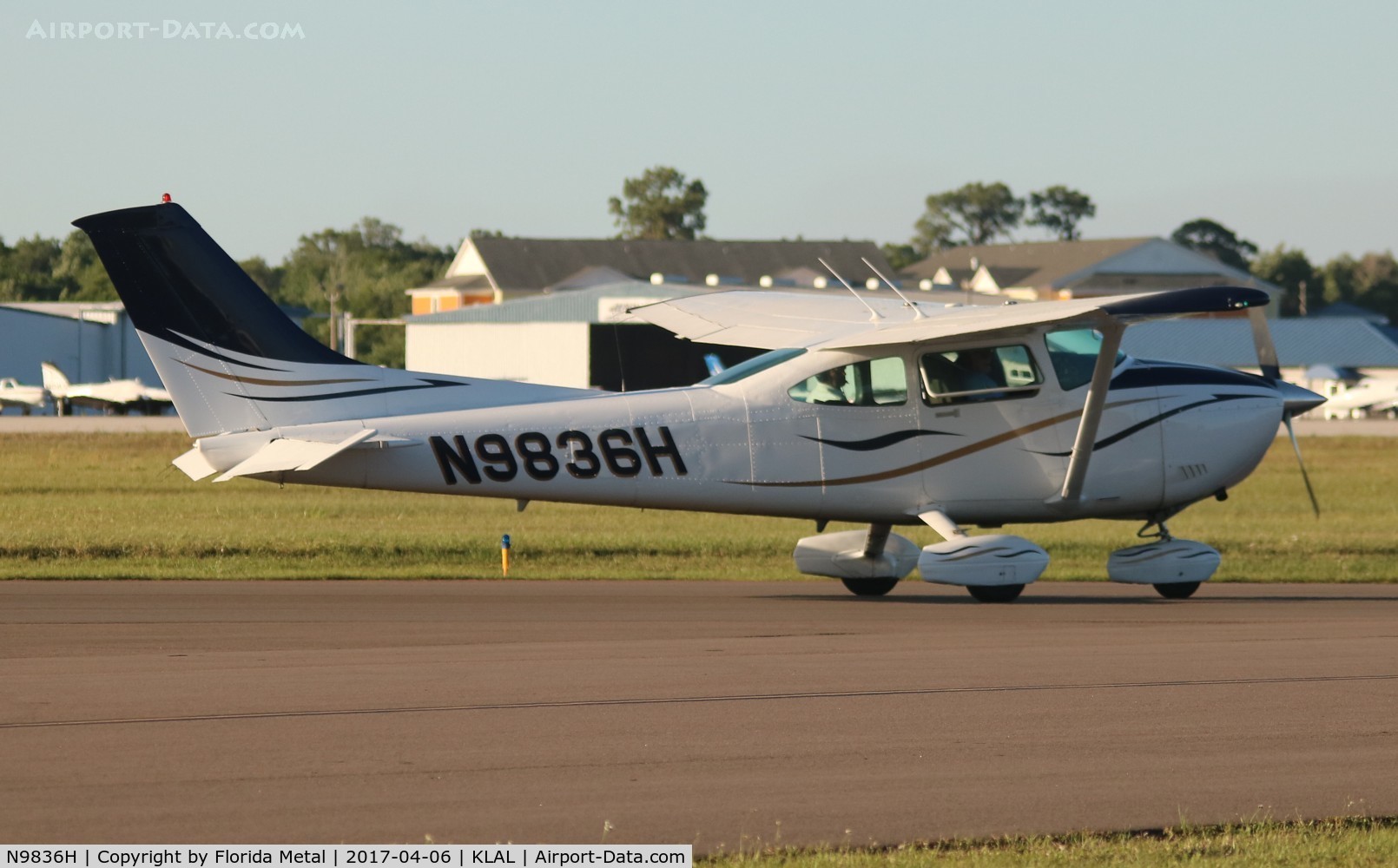 N9836H, 1981 Cessna 182R Skylane C/N 18268057, Cessna 182R
