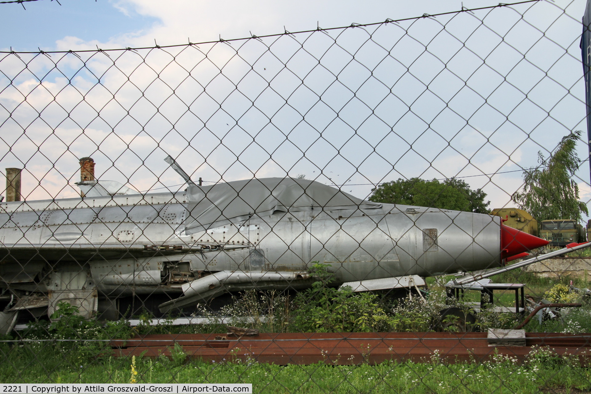2221, 1974 Mikoyan-Gurevich MiG-21F-13 C/N 742221, Kövesgyürpuszta oder depots, hungary