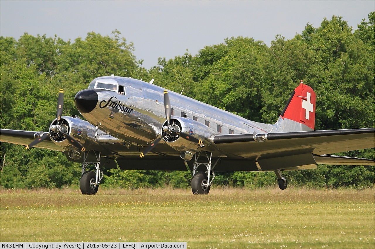 N431HM, 1943 Douglas DC-3C-S1C3G (C-47A) C/N 9995, Douglas DC3C-S1C3G, Landing, La Ferté-Alais airfield (LFFQ) Airshow 2015