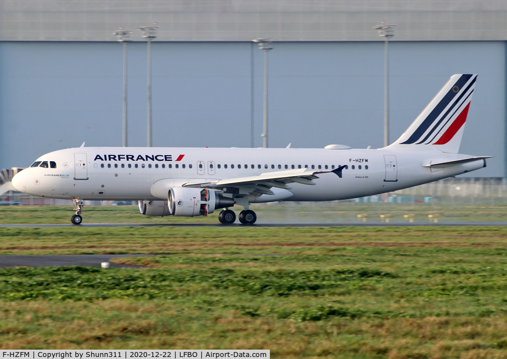 F-HZFM, 2013 Airbus A320-214 C/N 5887, Landing rwy 32R