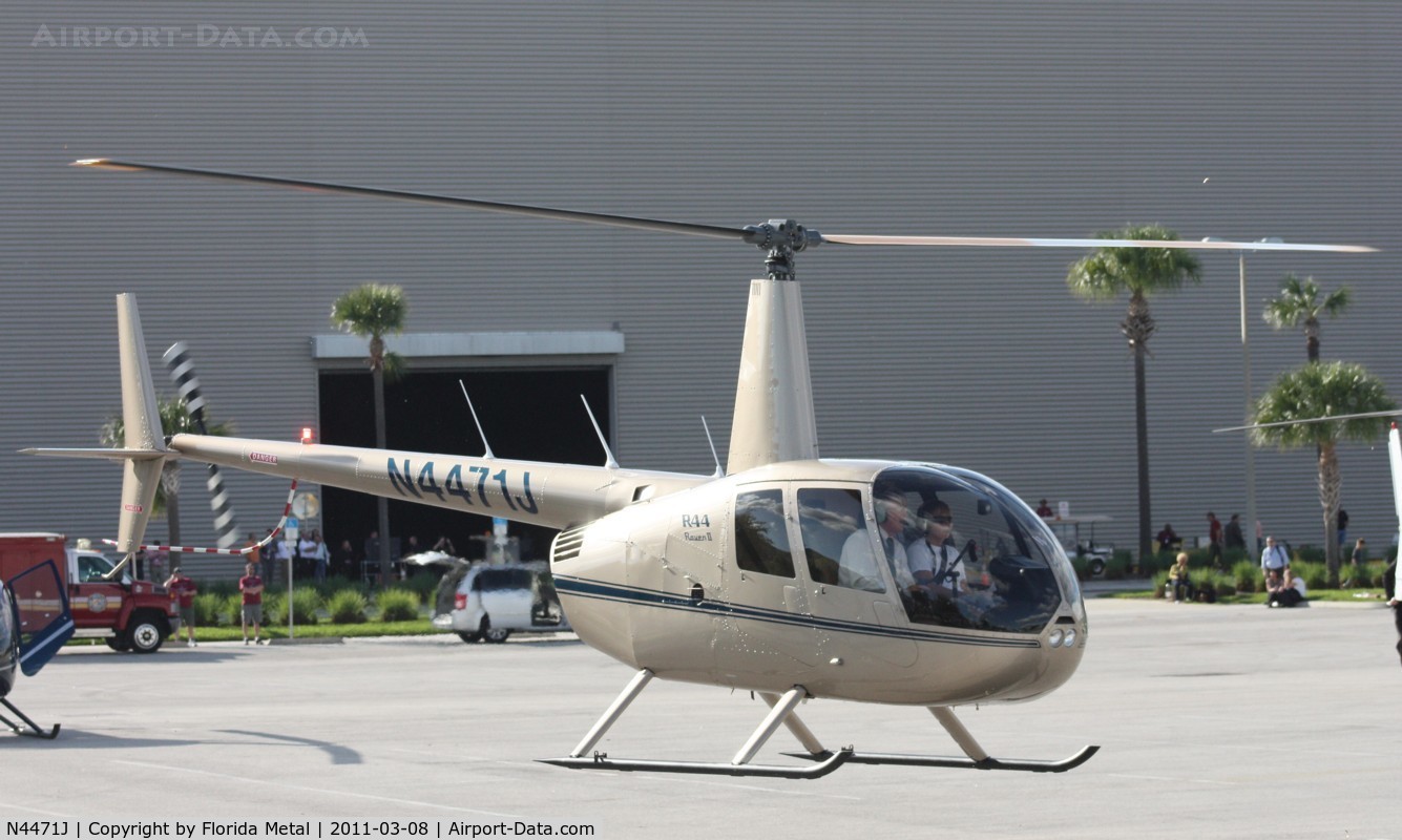 N4471J, Robinson R44 II C/N 13106, Heliexpo 2011 Orlando
