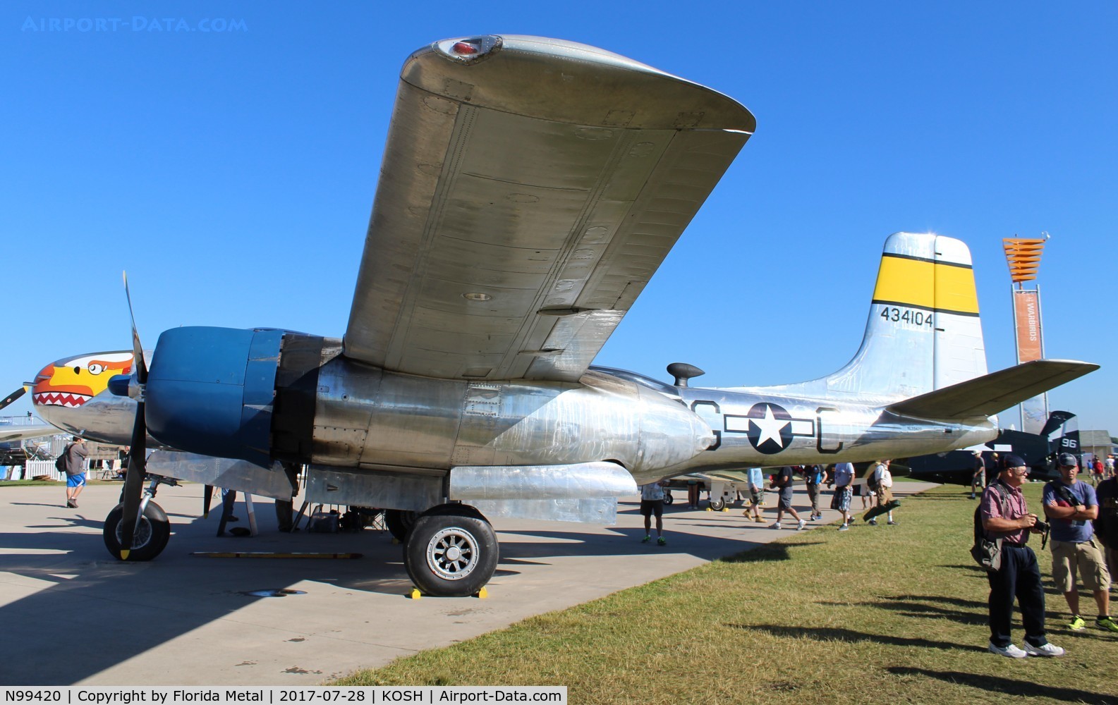 N99420, 1944 Douglas B-26B Invader C/N 27383, EAA OSH 2017