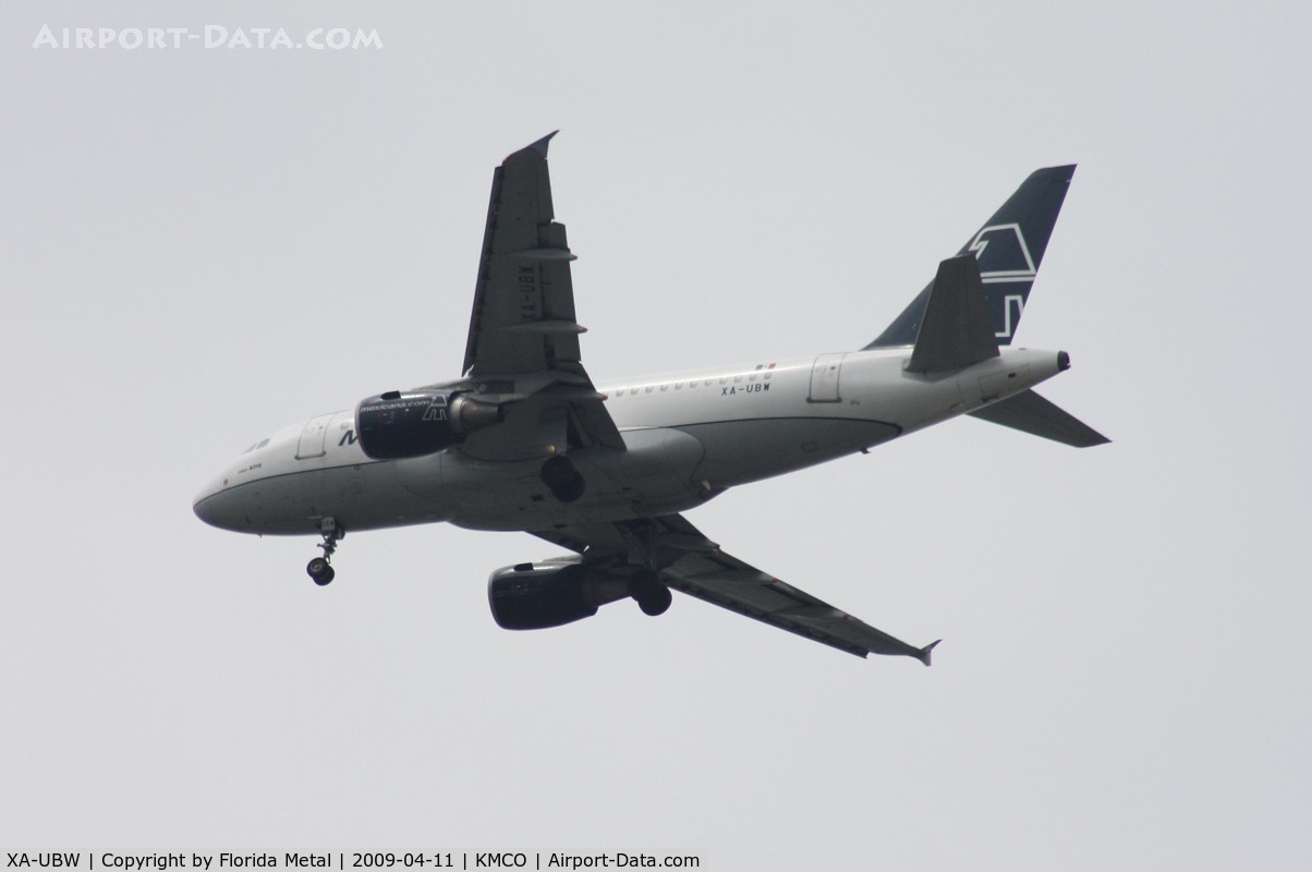XA-UBW, 2005 Airbus A318-111 C/N 2523, MCO spotting 2009