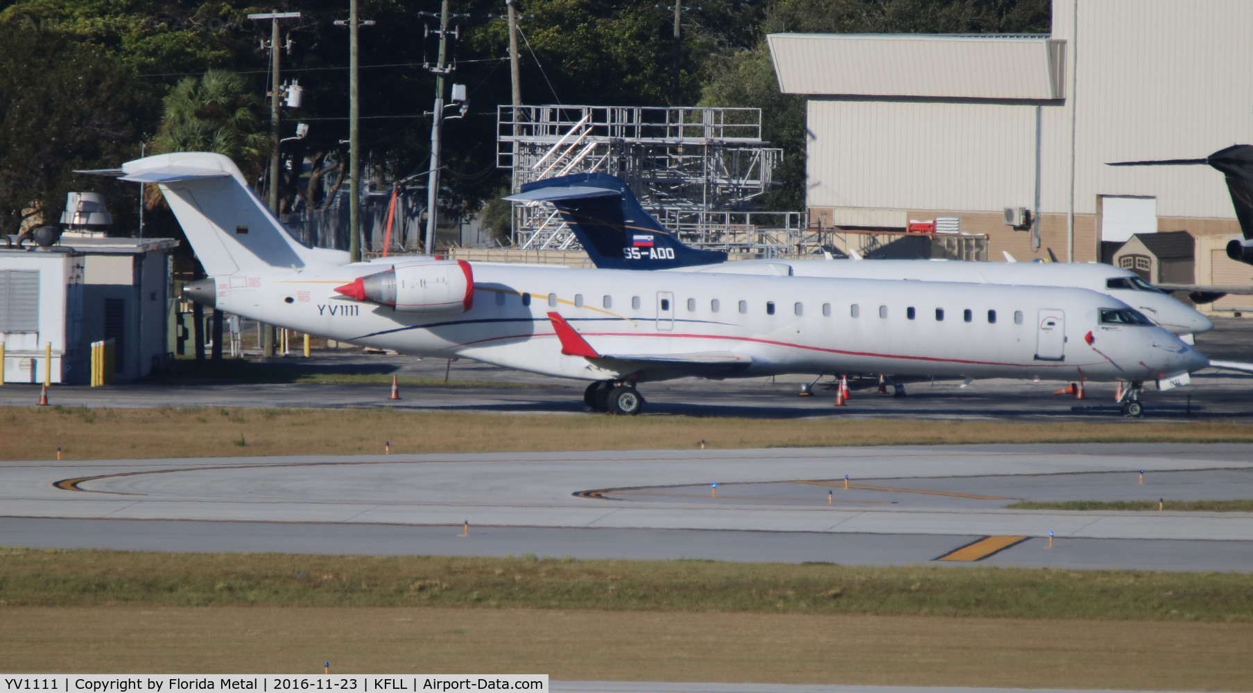 YV1111, Bombardier CRJ-701ER (CL-600-2C10) Regional Jet C/N 10270, FLL spotting 2016