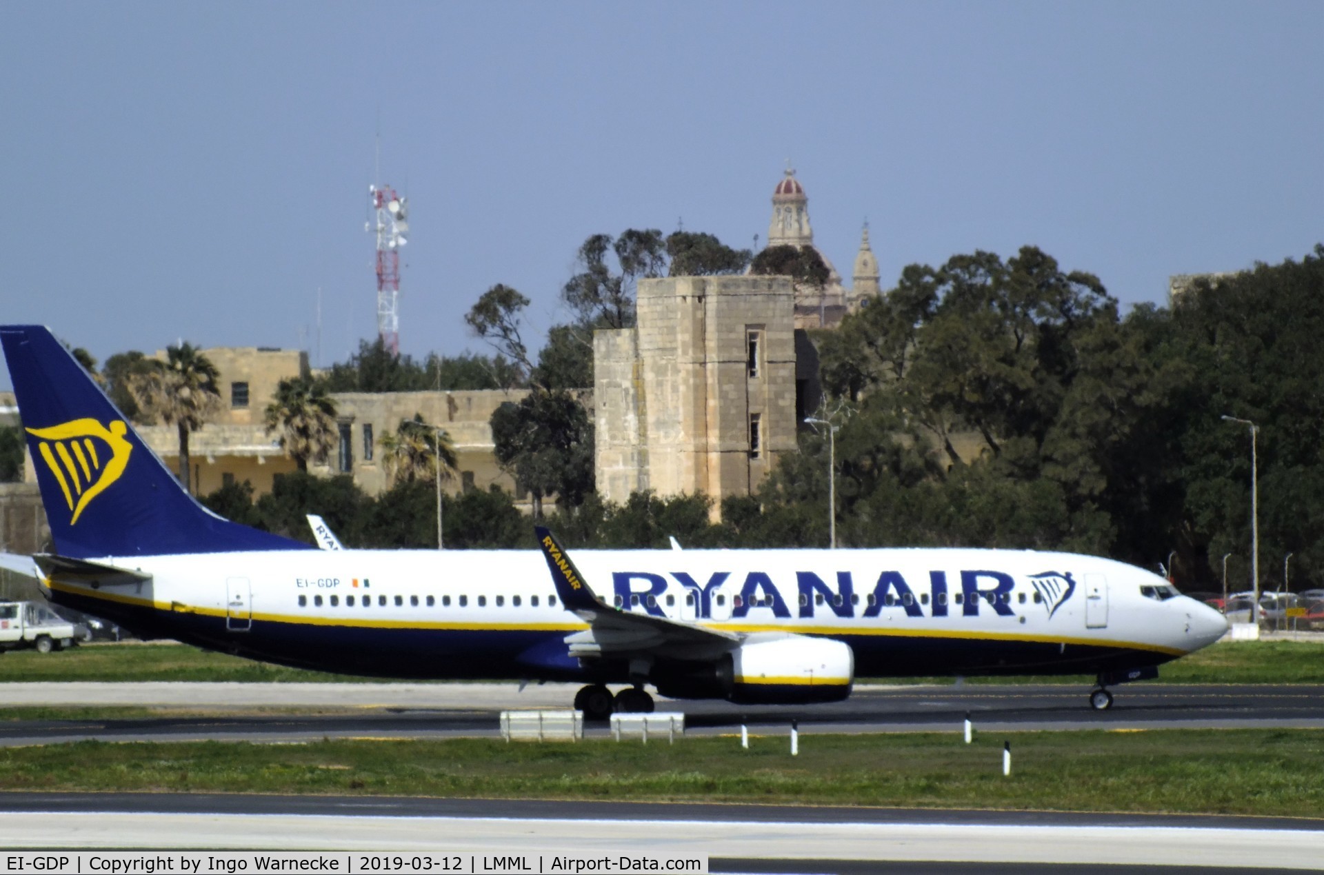 EI-GDP, 2017 Boeing 737-800 C/N 44813, Boeing 737-800 of Ryanair at Malta International Airport, Luqa
