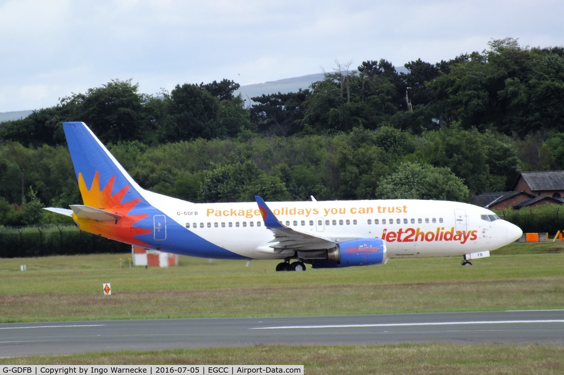 G-GDFB, 1992 Boeing 737-33A C/N 25743, Boeing 737-33A of jet2holidays at Manchester airport